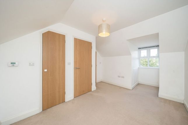 4 Park Farm Court, 7, Plough Road, Epsom photo 5