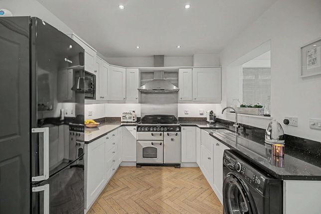 6 Dukes Walk, Altrincham photo 3