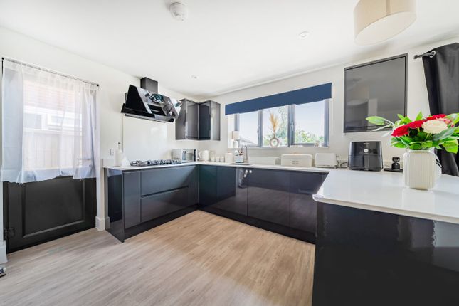 4, Swanbourne Road, Littlehampton photo 2