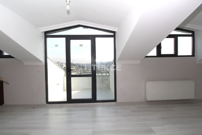 Duplex for sale in Silahtarağa, Eyüpsultan, İstanbul, Türkiye