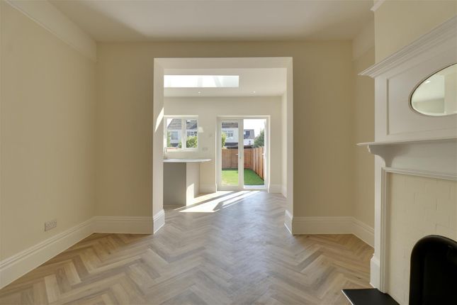 38, Ripley Grove, Portsmouth photo 4