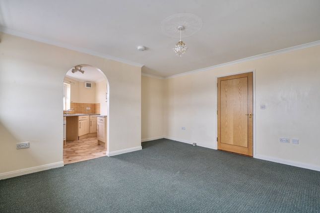 48, Harris Close, Callington photo 3