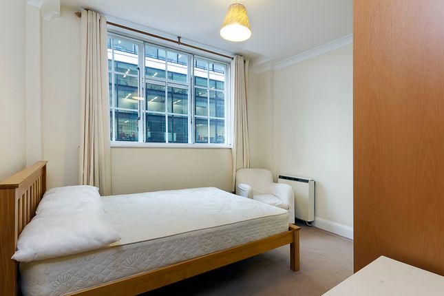 Flat 189, North Block, London photo 3