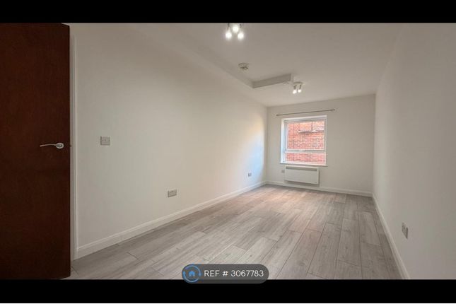 Flat, A Fife Road, Kingston Upon Thames photo 4