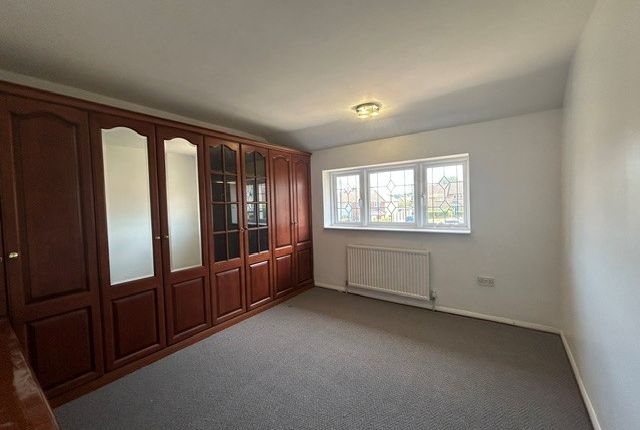 16, Romford photo 5