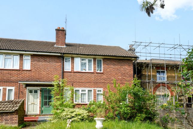 1-bed maisonette on Friern Park, London, £366,000