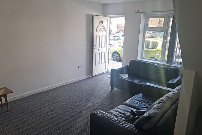 104 Gorton Road, STOCKPORT photo 4