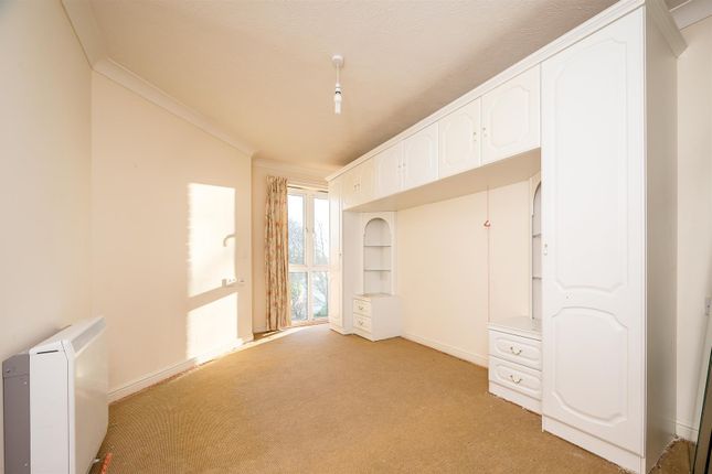 37 Hillary Court, Freshfield Road, Formby, Liverpool photo 4