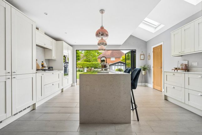 35, Nortoft Road, GERRARDS CROSS photo 2