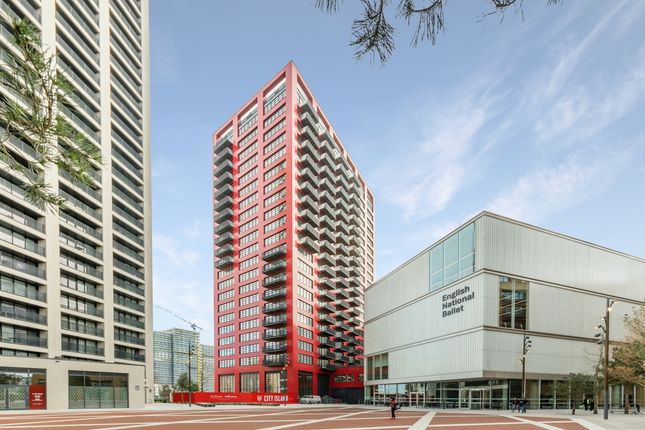 Thumbnail Flat to rent in Defoe House, London City Island, Canning Town