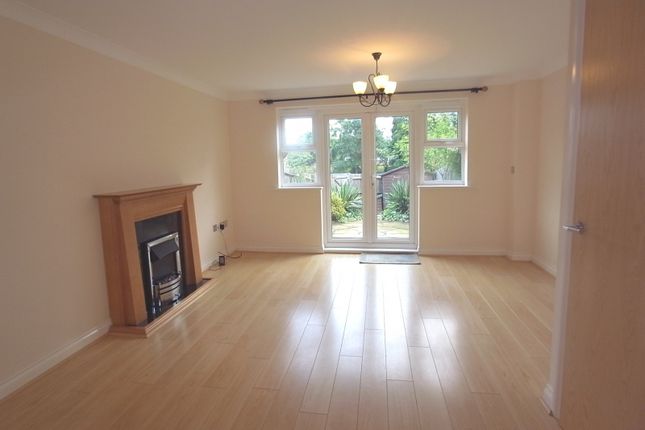 7, Cranbourne Towers, Berkshire photo 2