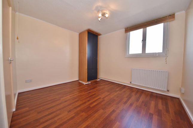 Town house to rent in Colne Road, Twickenham