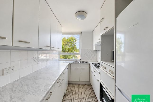 37 Highgate Edge, Great North Road, East Finchley photo 3