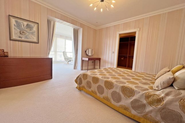 Flat for sale in Penthouse, 40 Majestic Apts, King Edward Rd, Onchan, Isle Of Man