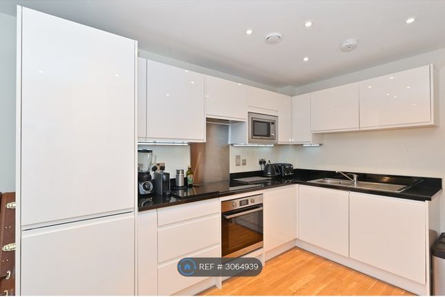 Flat, Birkdale House St Annes St, London photo 2