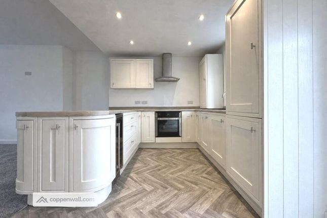 5, Weir Ln, Weir photo 3