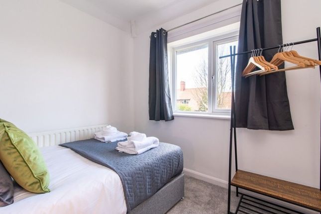 14 Kneeton Vale, Nottingham photo 3