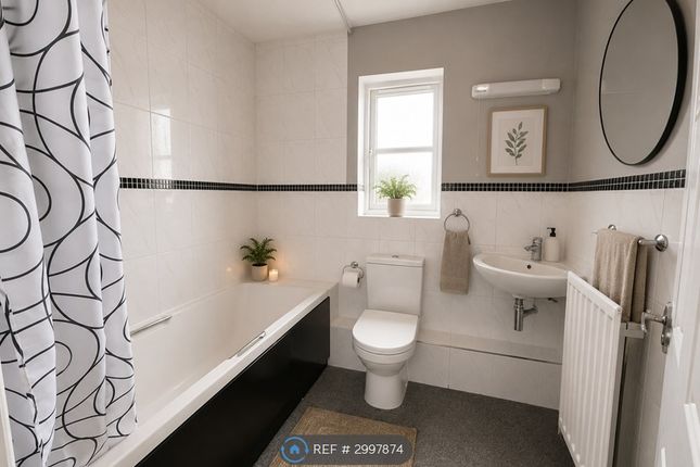 Woodford Close Fairford Leys, Aylesbury photo 4