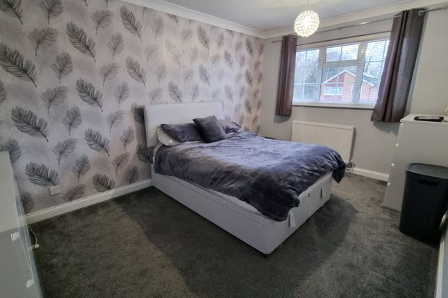 6, Poynes Road, Surrey photo 4
