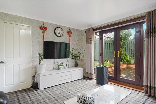 24, Kincardine Drive, Glasgow photo 2