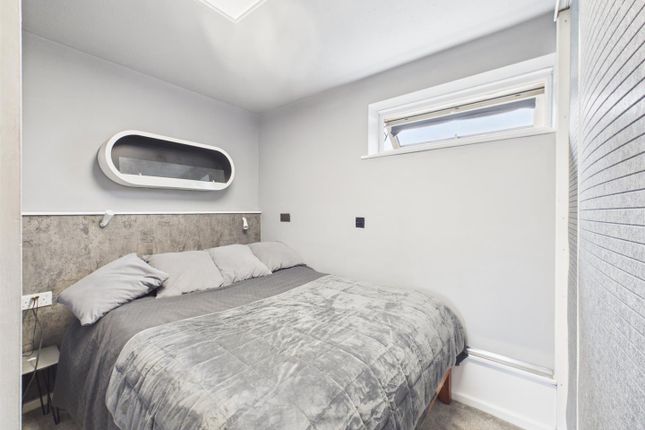 12, Abercorn Grove, Ruislip photo 4