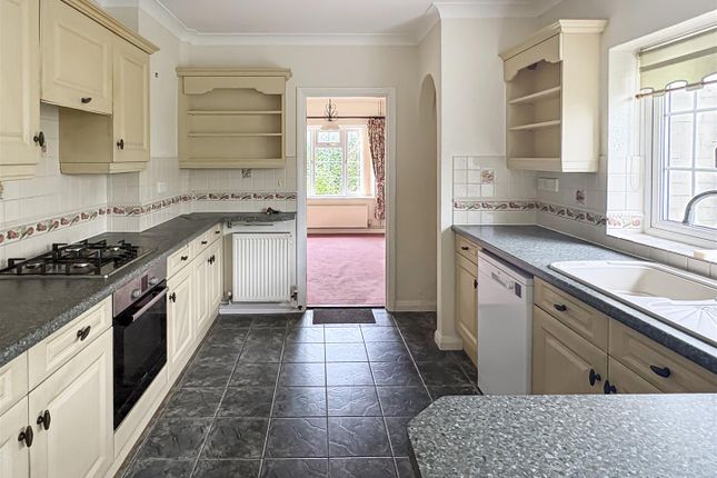 26, Ruston Park, Littlehampton photo 3