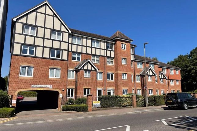 2-bed house on 35 Hudson Court, Darkes Lane, Potters Bar, £175,000