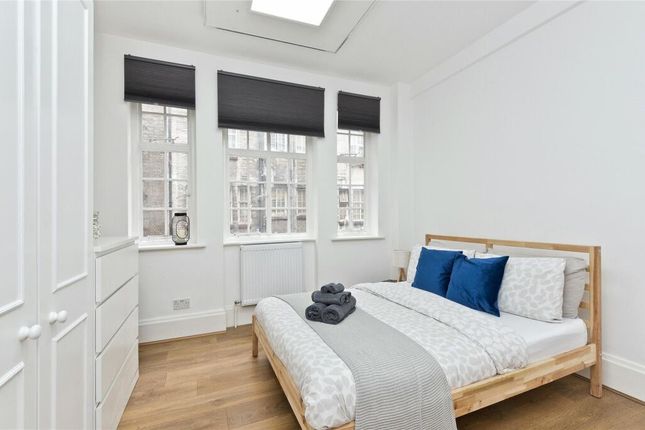 Flat for sale in Kensington High Street, London