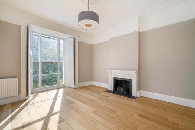 Pembridge Villas, London photo 2