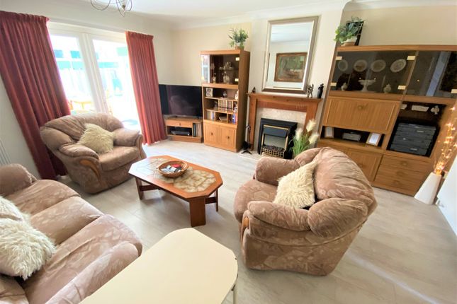 20 Truro Close, Grantham photo 2