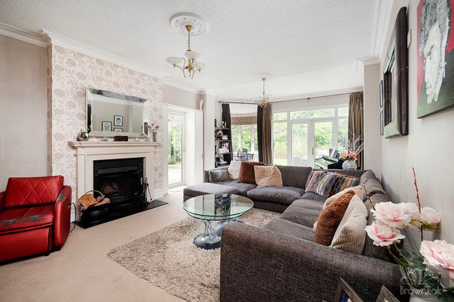 10, Heathfield Road, Bushey photo 4