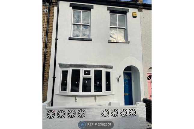 Terraced house to rent in Camden Road, London