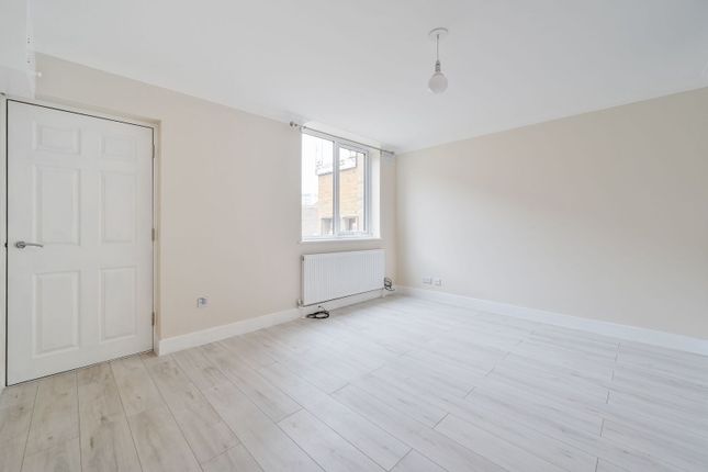 1-bed flat on Monk Street, Woolwich, £1,650/mo