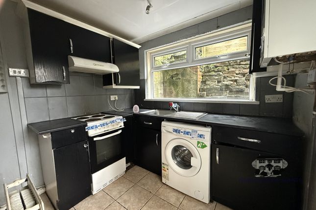 78, Thomas Street, Tonypandy photo 3