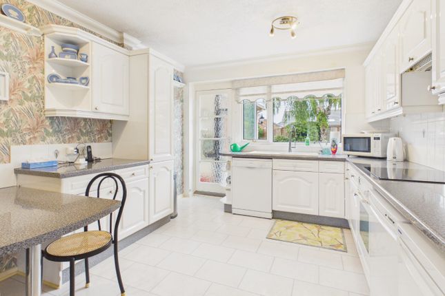 4 Green Acres, Kirk Ella, East Riding of Yorkshire photo 2