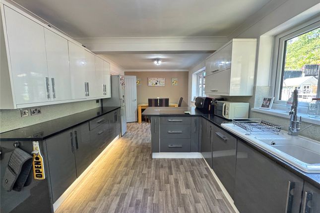 24, Kirkhill Avenue, Rossendale photo 3