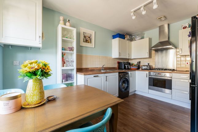 8, Ramsbury Drive, Salisbury photo 4
