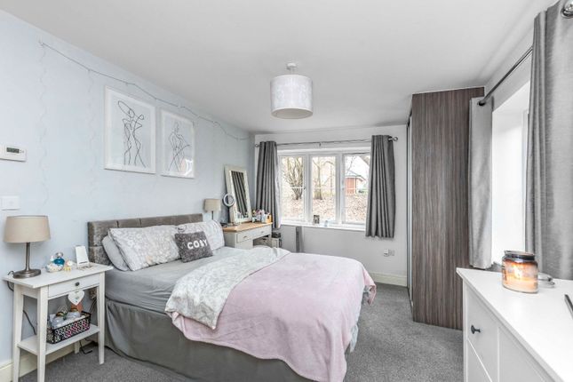12, The Holt, Haywards Heath photo 3