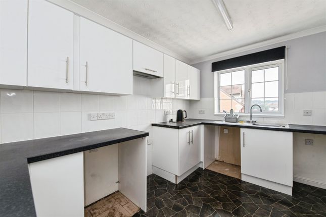 15, Tremaine Close, Honiton photo 4