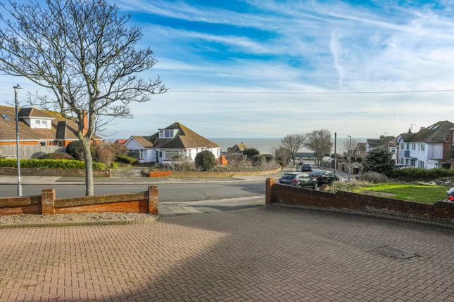 12, Winterstoke Crescent, Kent photo 4