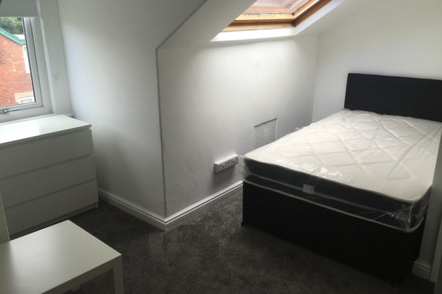 Terraced house to rent in Hartley Avenue, Leeds