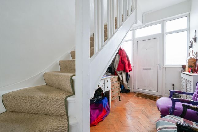 4, High Street, Merstham photo 4