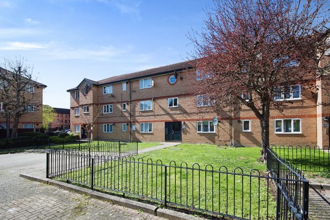 39, Harrier Way, London photo 2