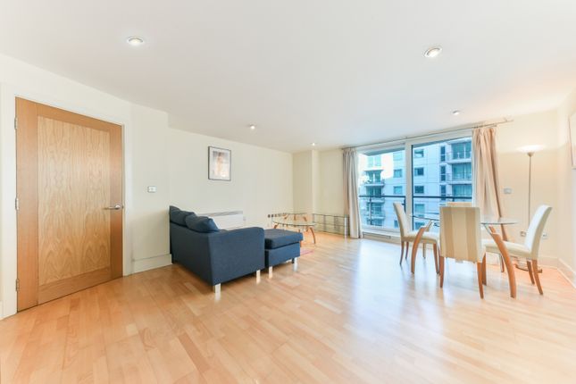Thumbnail Flat for sale in Drake House, St George Wharf, Vauxhall