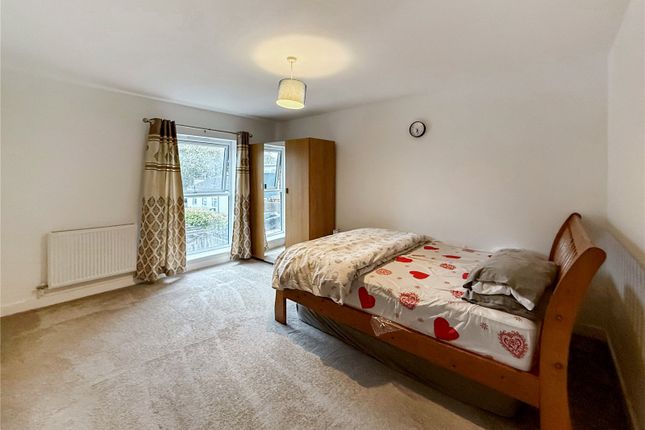 Flat 4, Isabelle House, 70, Victoria Road, West Sussex photo 3
