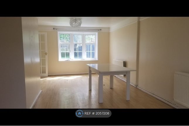 Terraced house to rent in Hithercroft Road, High Wycombe