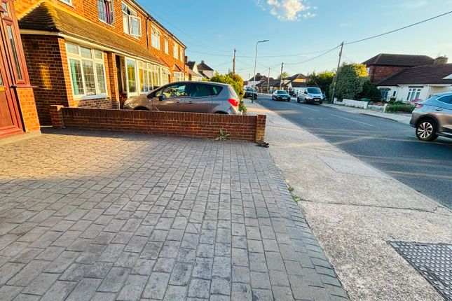 Betterton Road, Rainham photo 5