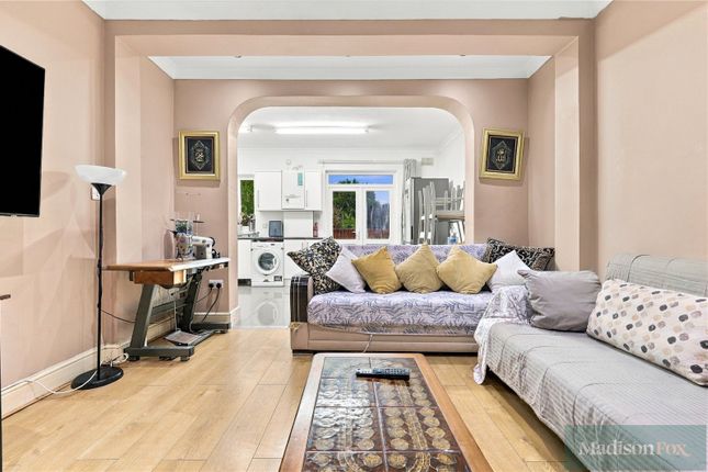 Ashurst Drive, Redbridge photo 3