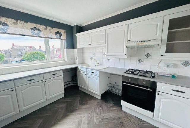 Flat 3, Llys Onnen, Porthcawl photo 2