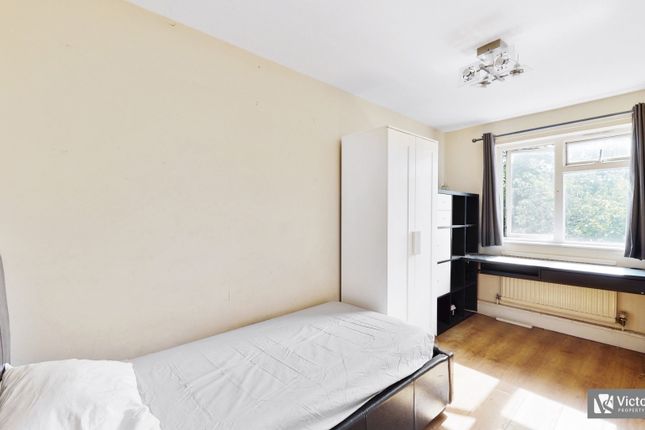 13, Solebay Street, London photo 3